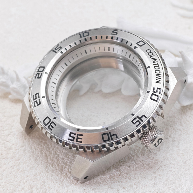 Mod King Samurai 44mm ウォッチケース。 - Citizen Watch Tsuyosa のレビューと価格