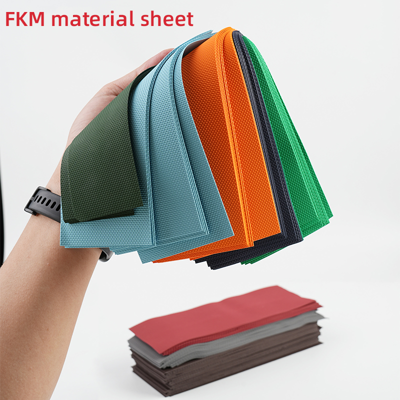 FKMフッ素ゴム素材シートを使用したカスタムメイドの高級腕時 - Curved Spring Bar のレビューと価格