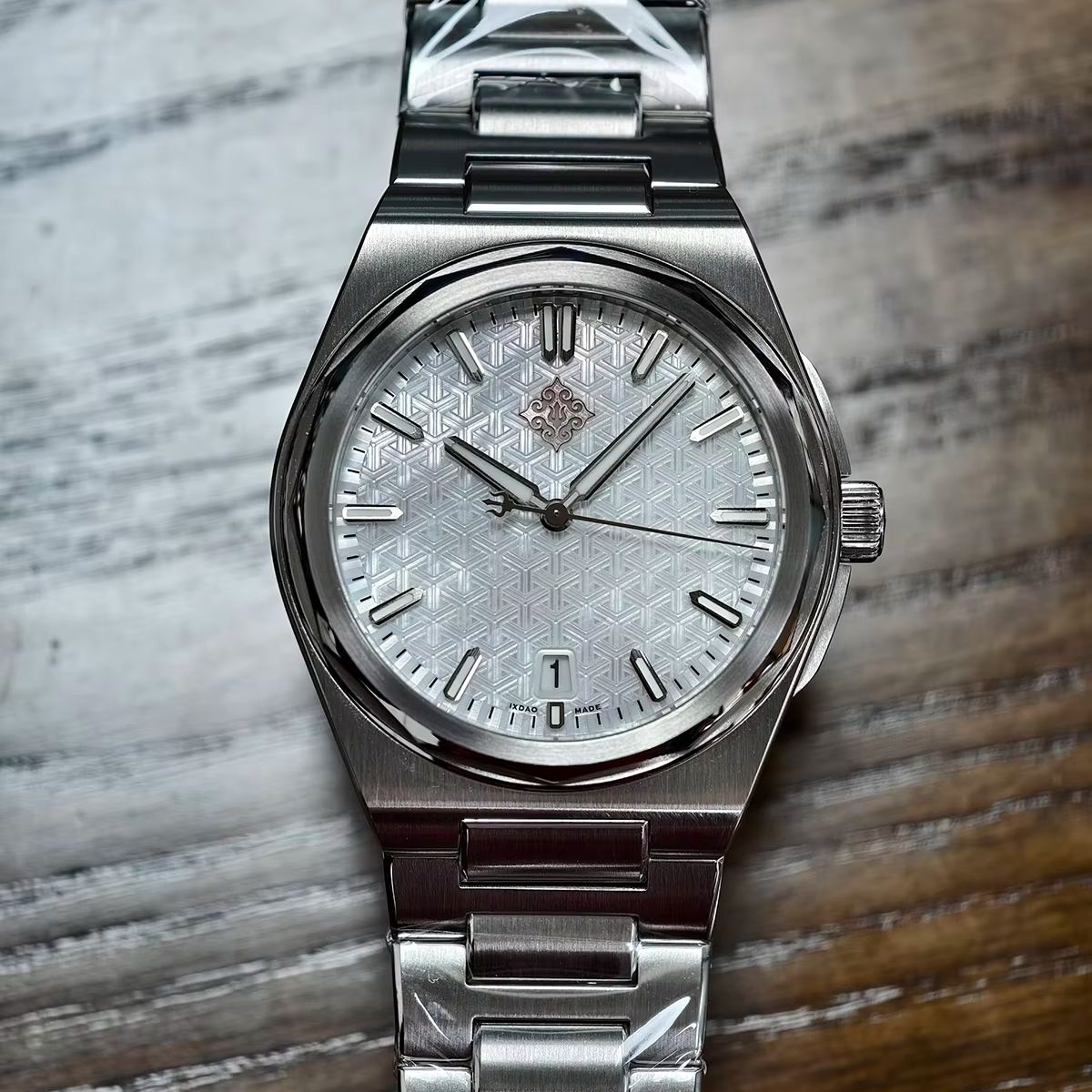 IX&DAO 2026 ニューウォリアー 37mm メンズ自 - Omega Watch Constellation のレビューと価格